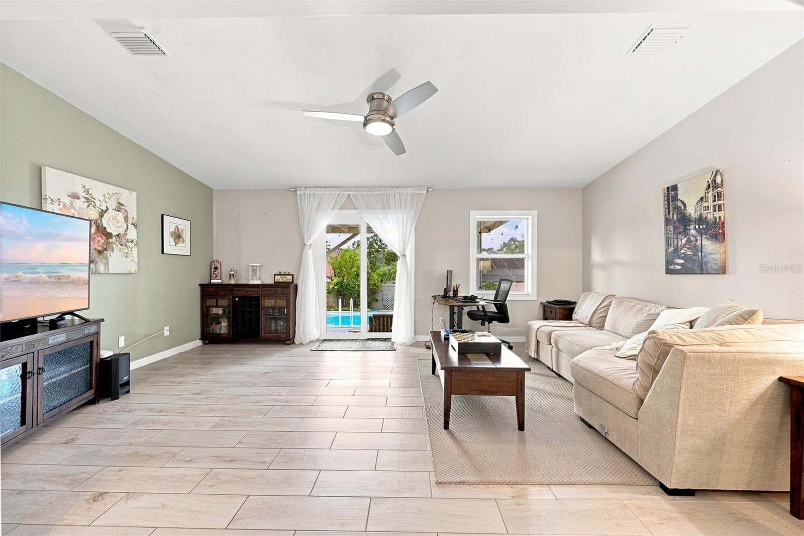 670 Kirkland Cir photo 3