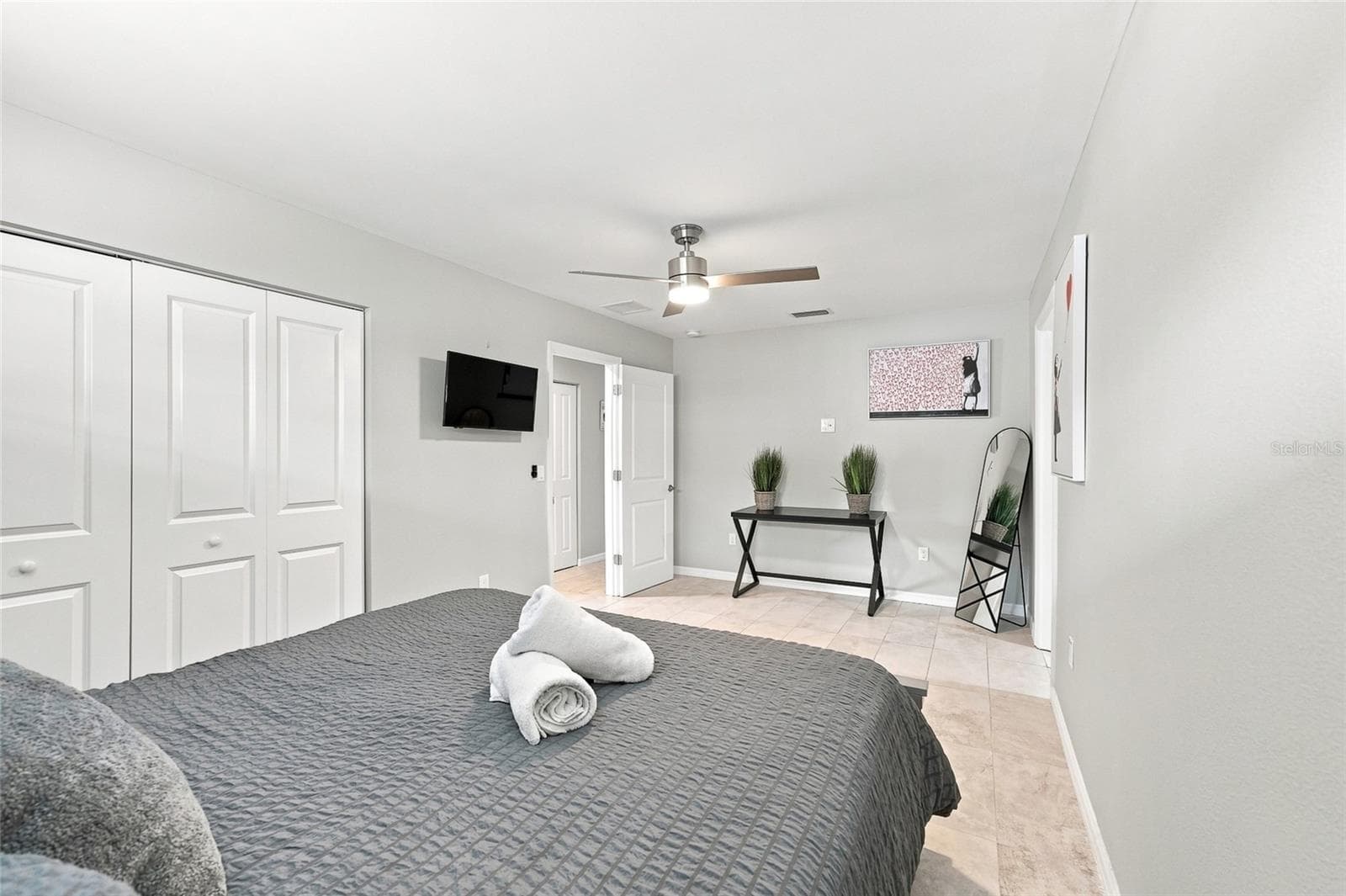 608 Saint Judes Dr photo 5