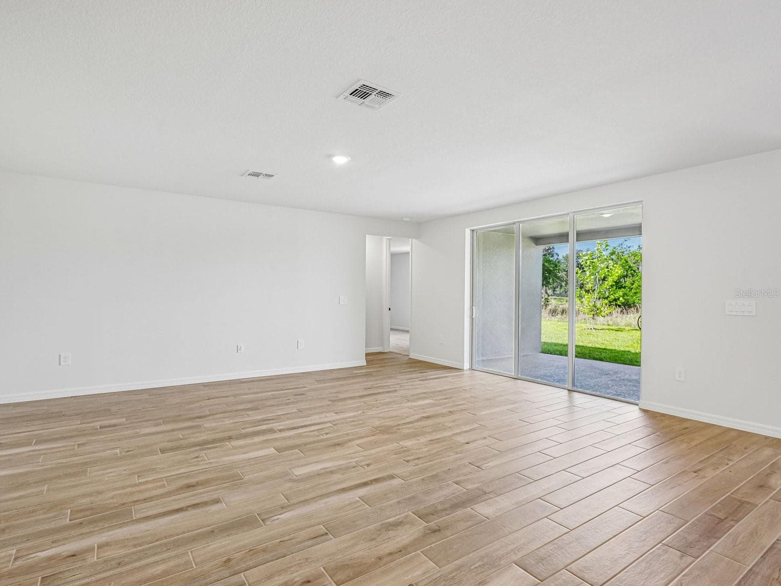 3910 Nature Sound Ln