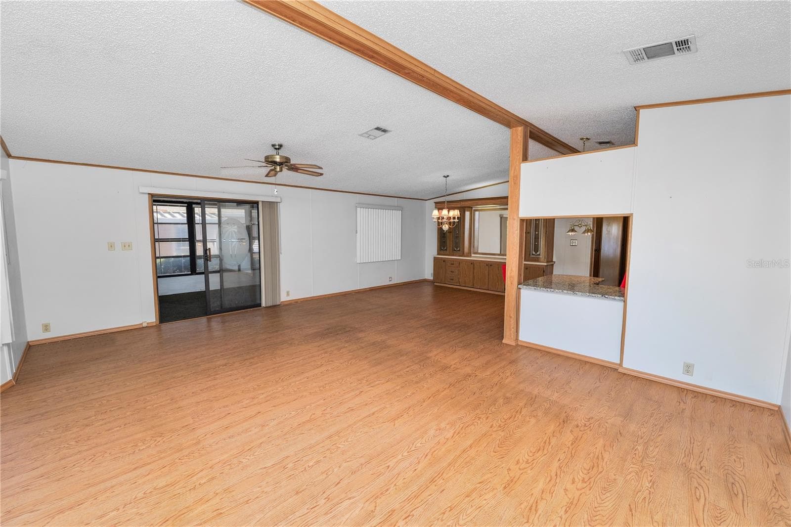 1706 Fox Hill Dr photo 3