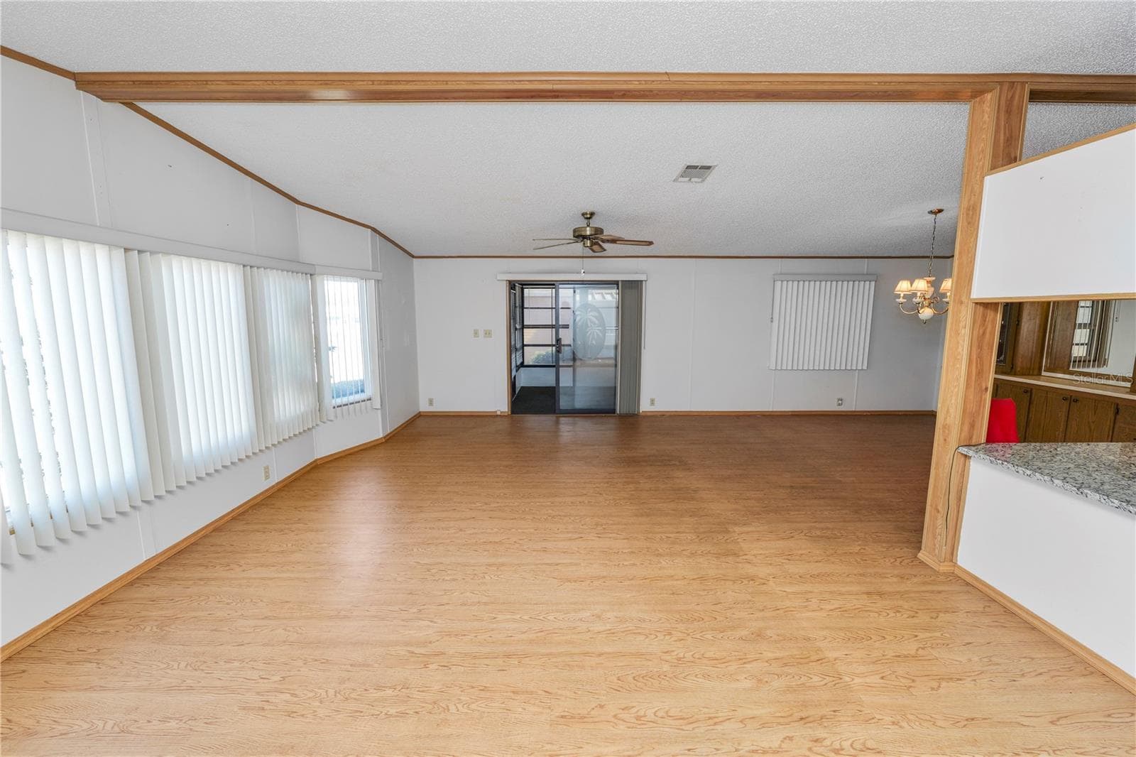 1706 Fox Hill Dr photo 4