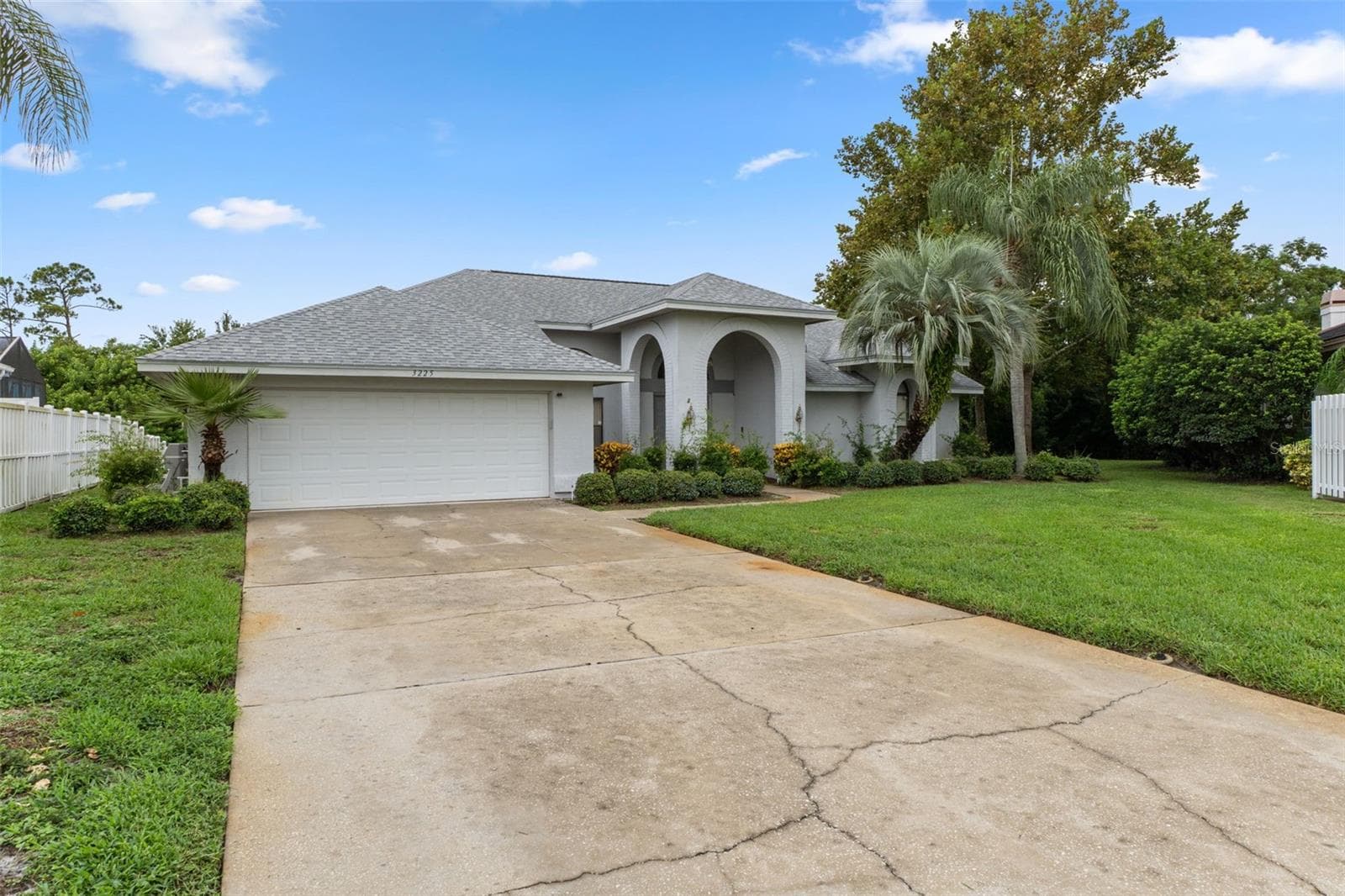 3225 Glenwood Cir