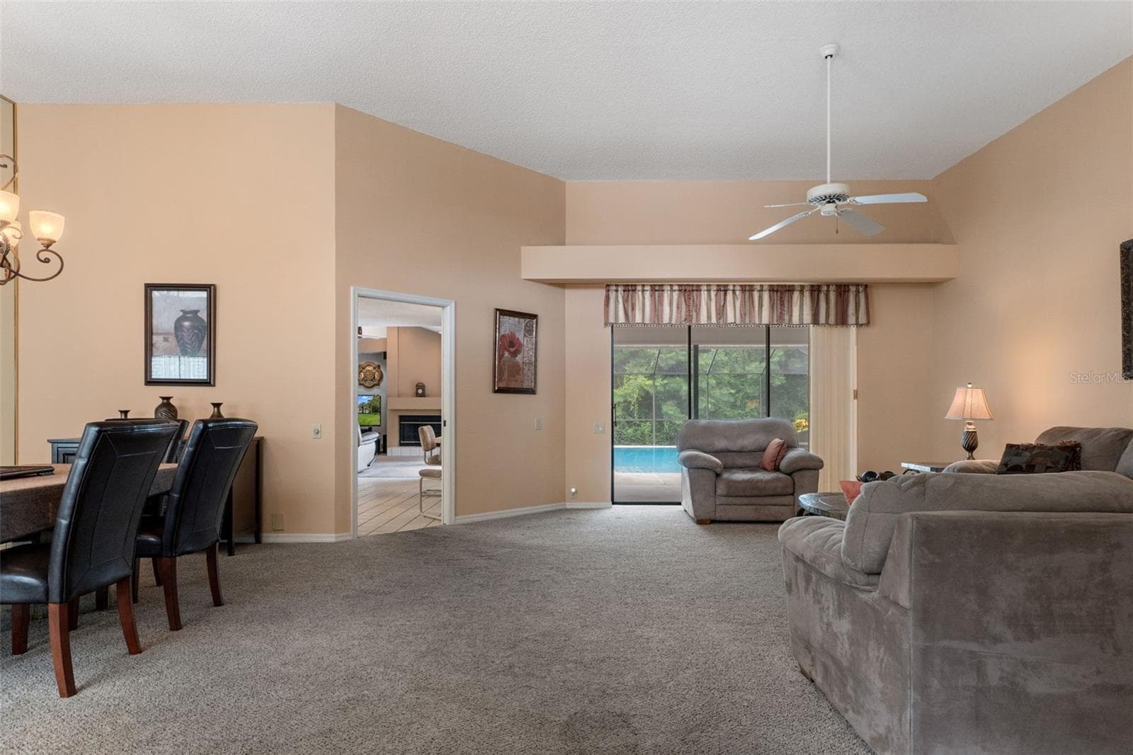3225 Glenwood Cir photo 5