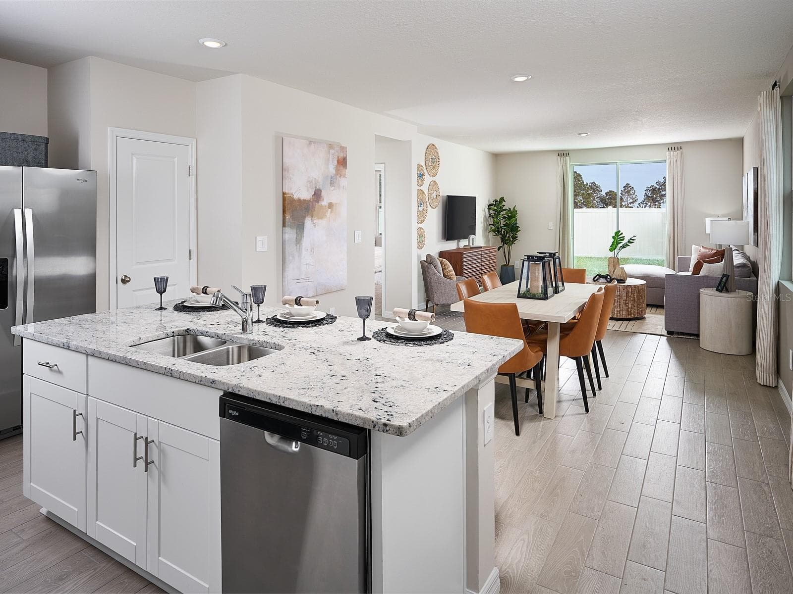 1524 Brekey Way photo 3