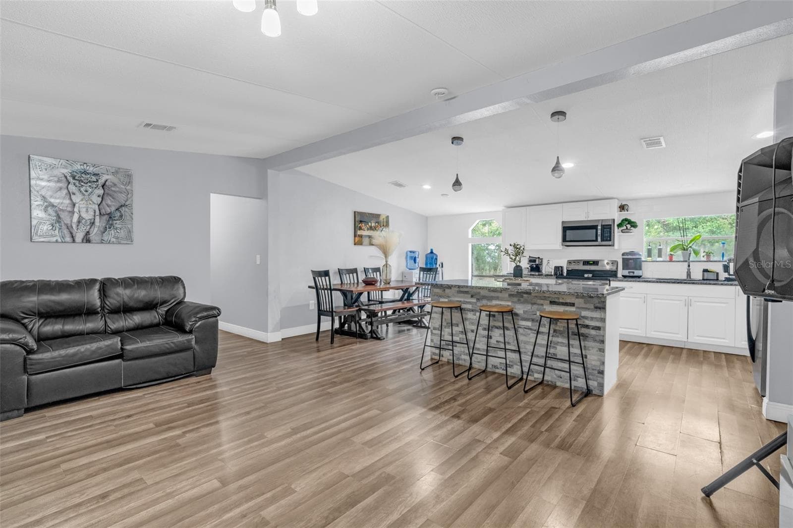 15816 Northgate Ln photo 5
