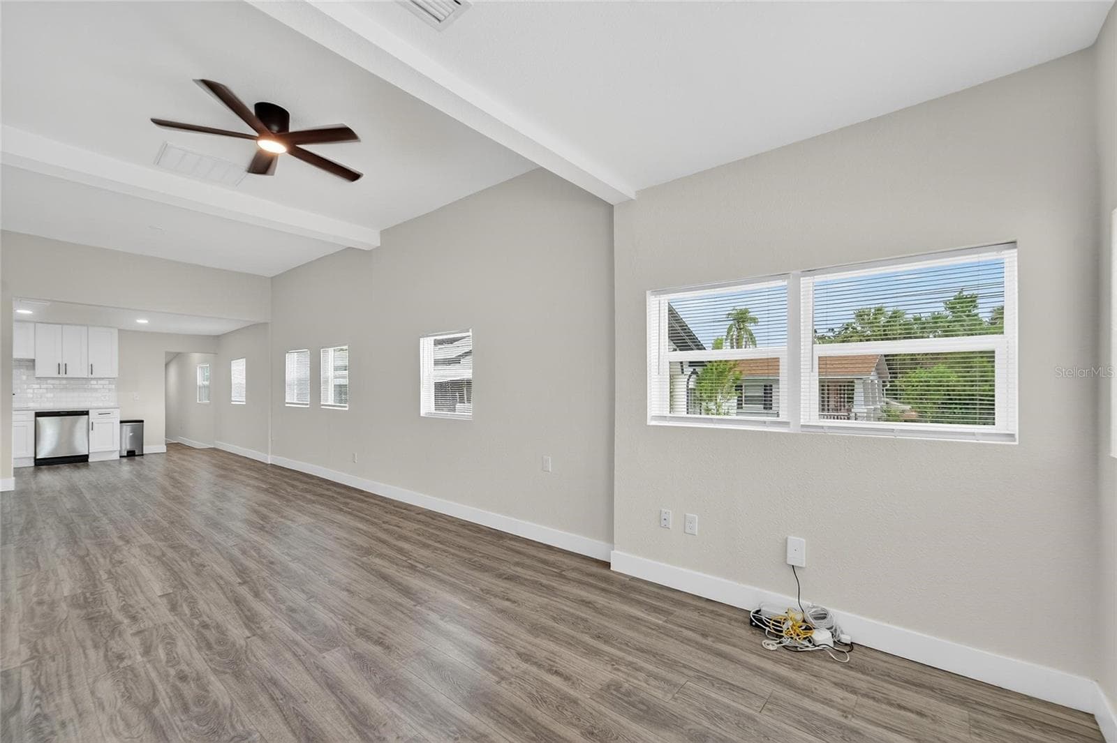 2525 W Beach St photo 5