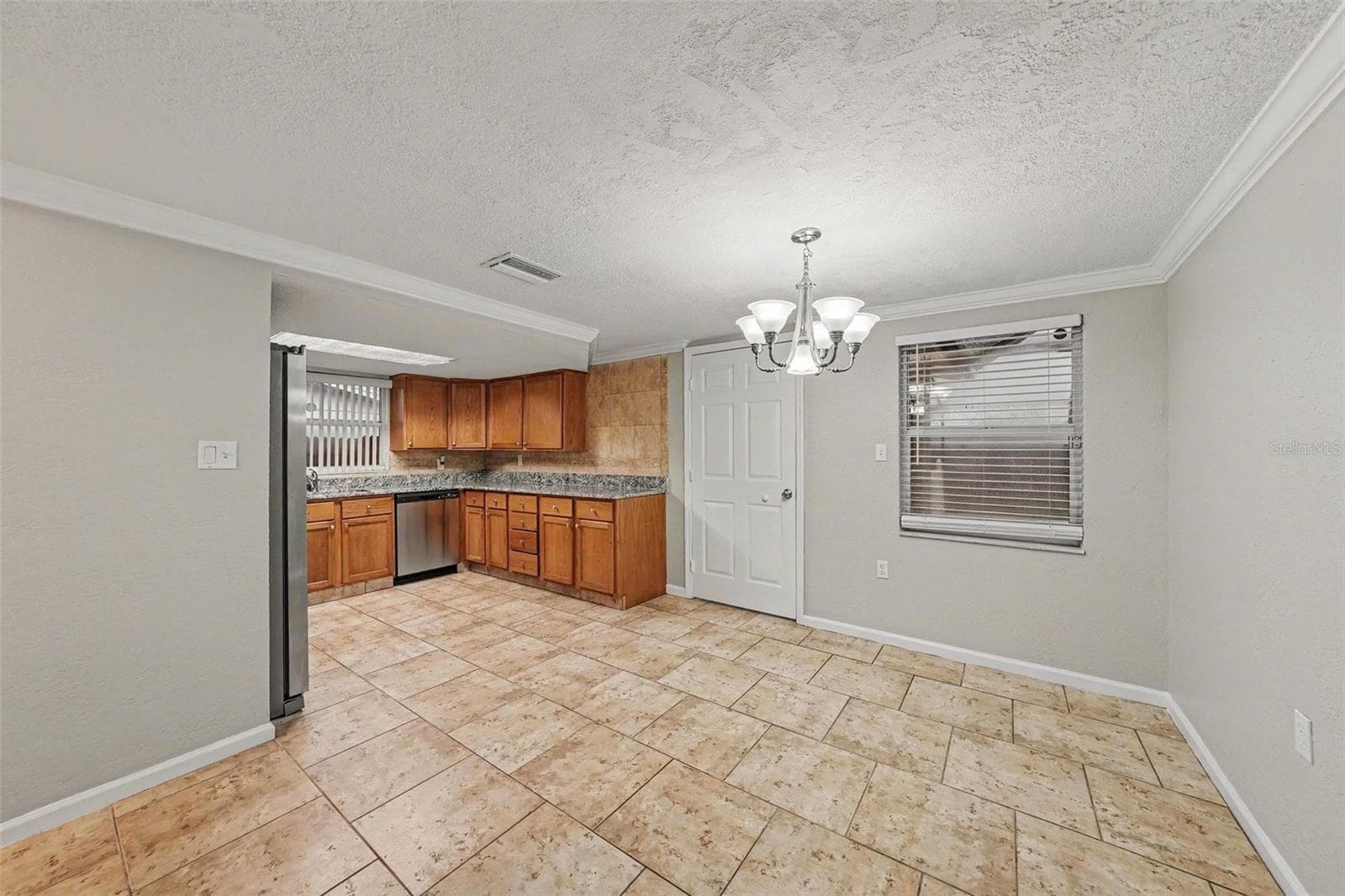 9135 Hunt Club Ln