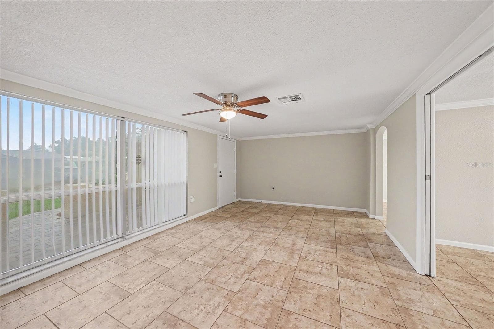 9135 Hunt Club Ln photo 5