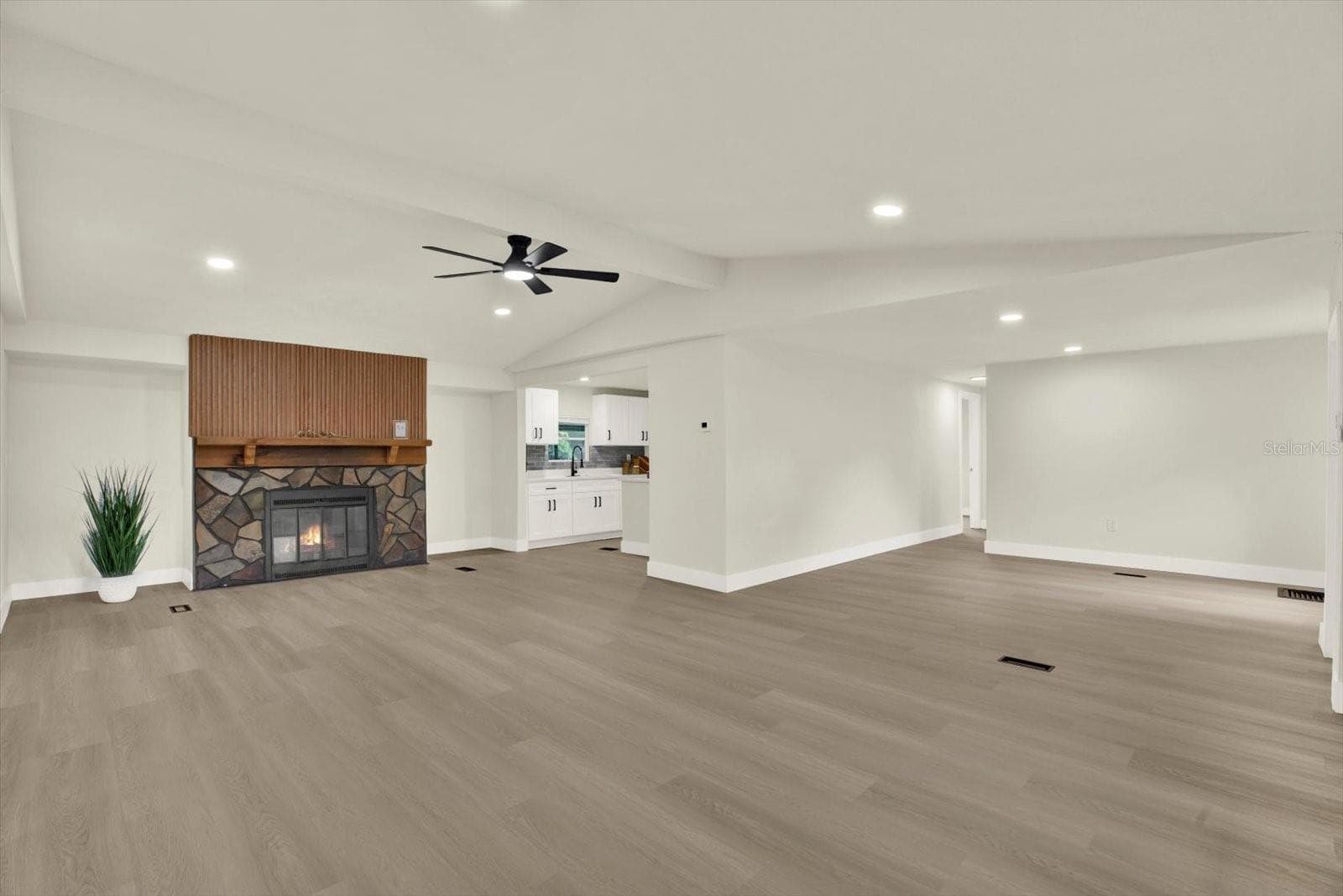 5801 Myrtle Ln photo 4