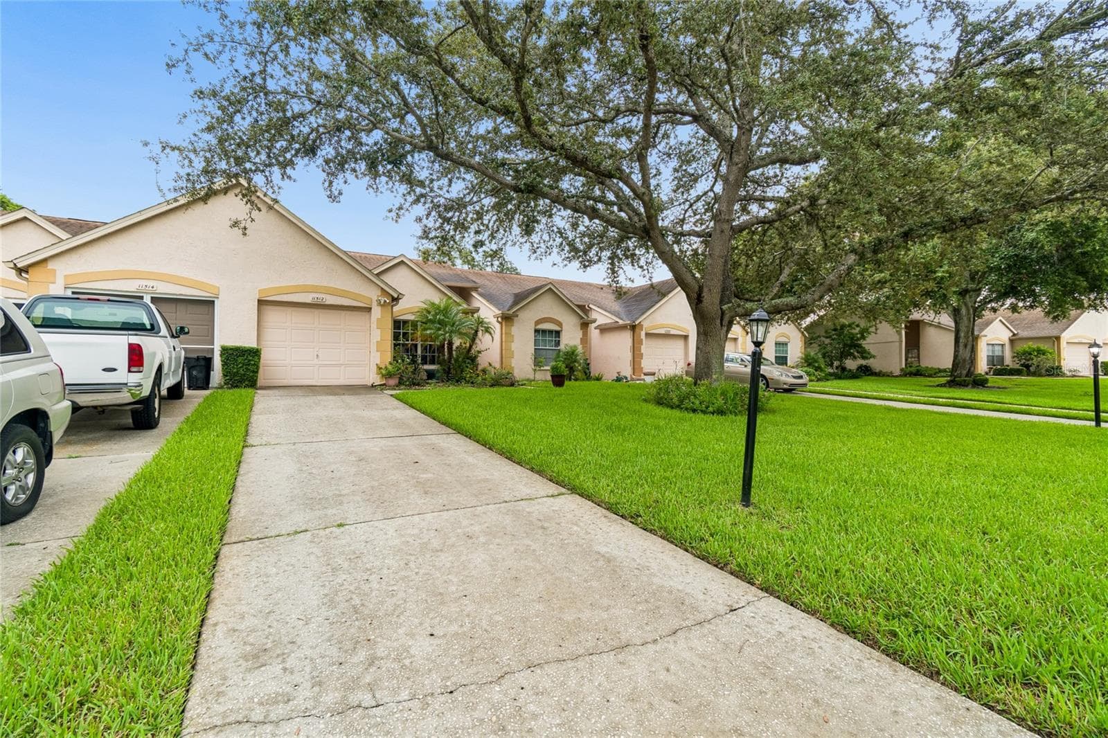 11512 Versailles Ln #11512