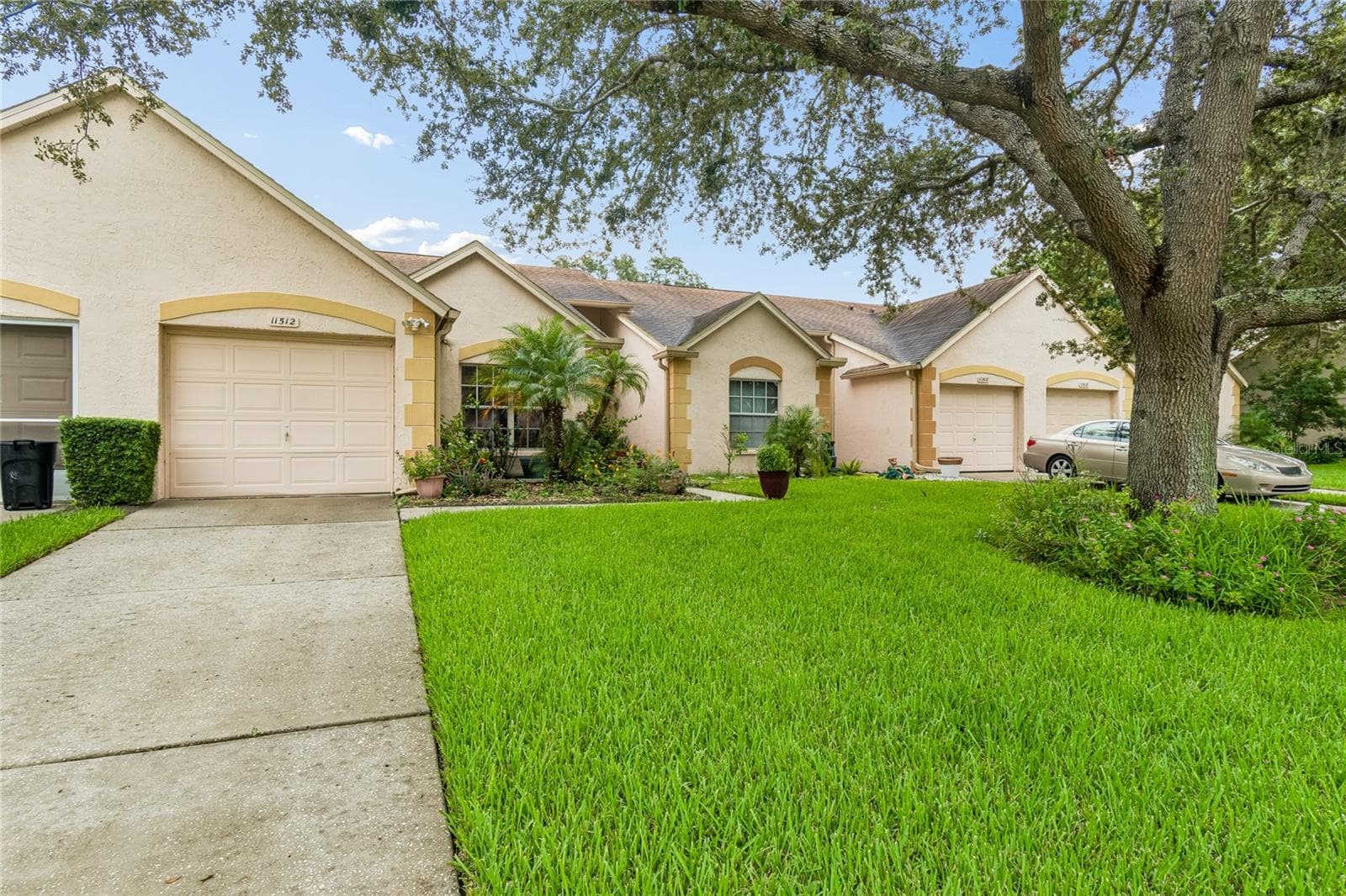 11512 Versailles Ln #11512 photo 4