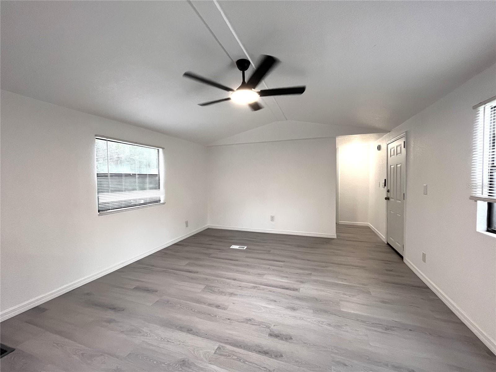 9860 Golden Loop photo 5