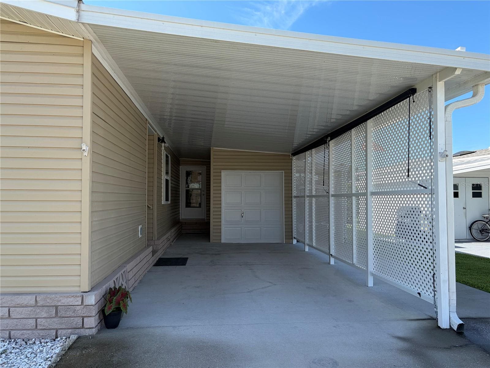 57 Straphmore Dr photo 3