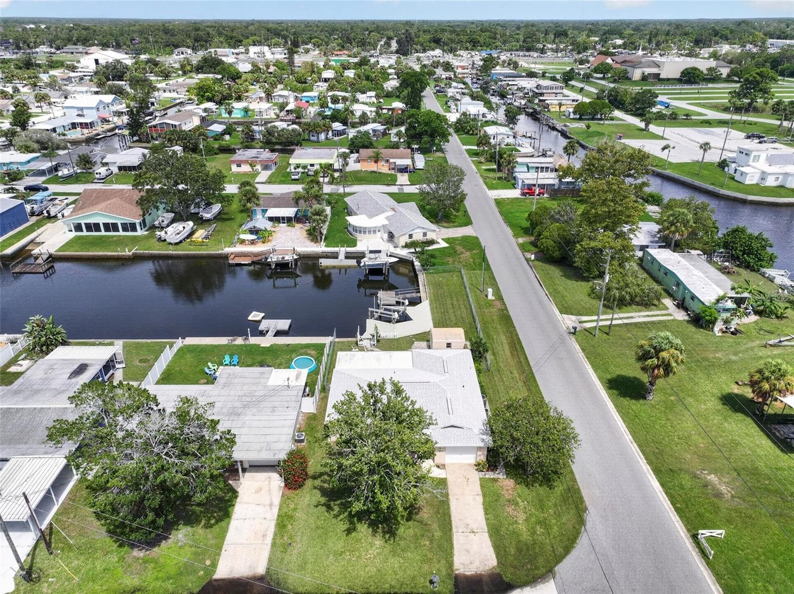 13224 Neptune Dr photo 4
