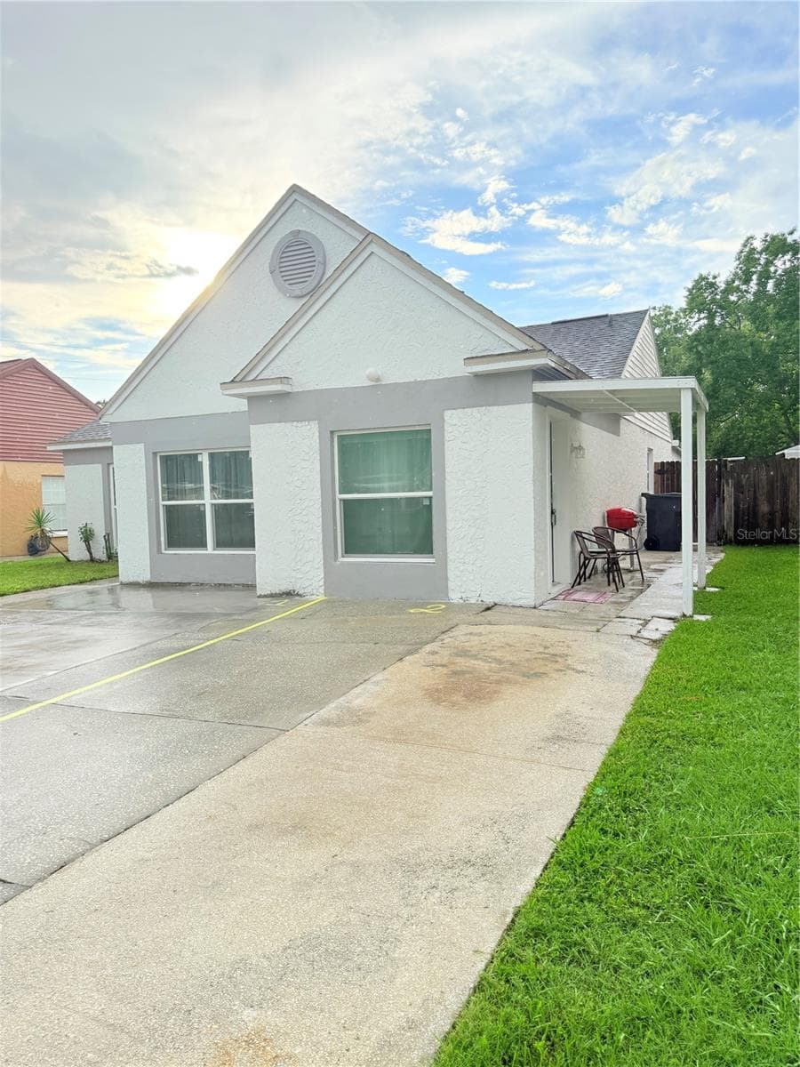 2130 Redleaf Dr