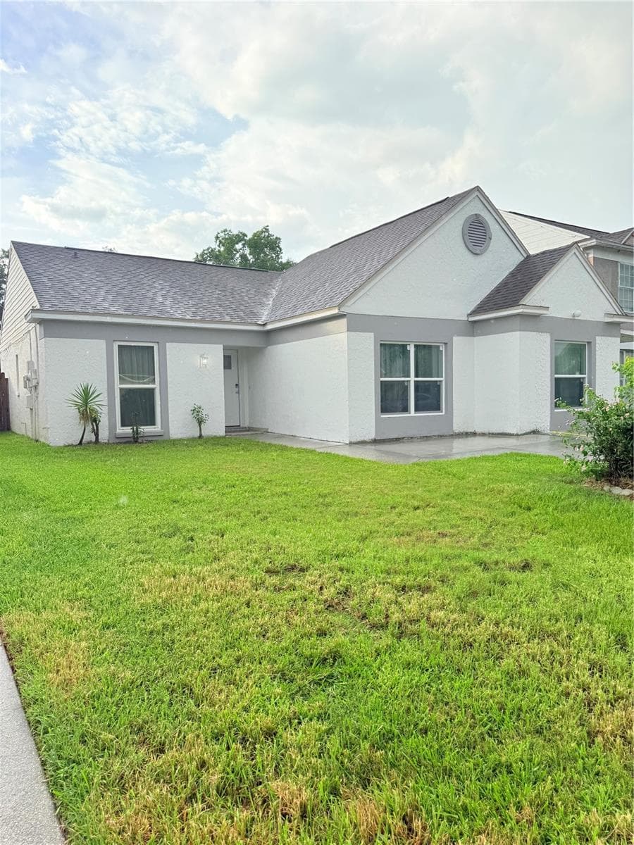 2130 Redleaf Dr photo 3