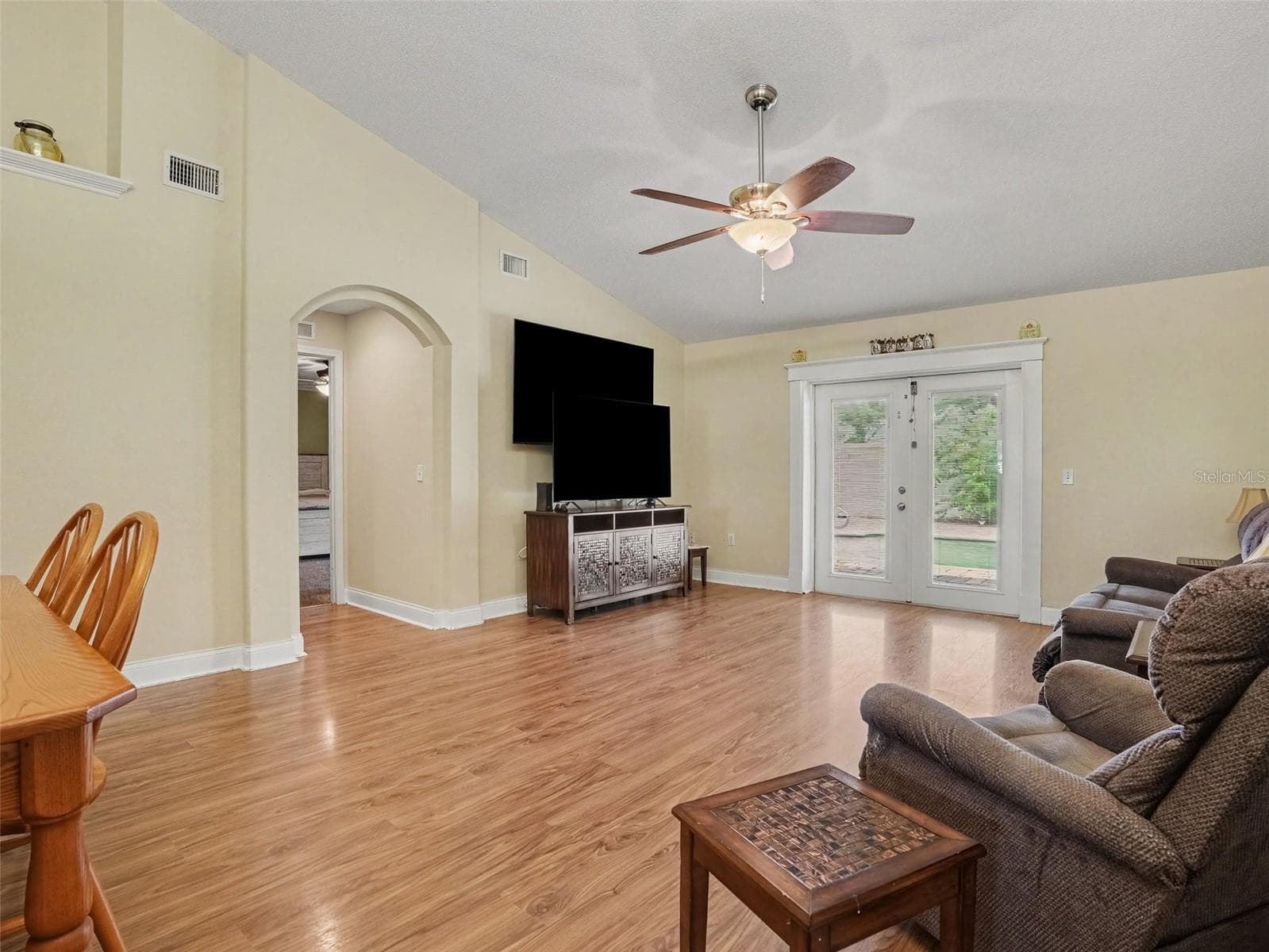 128 Brighton Cir photo 3