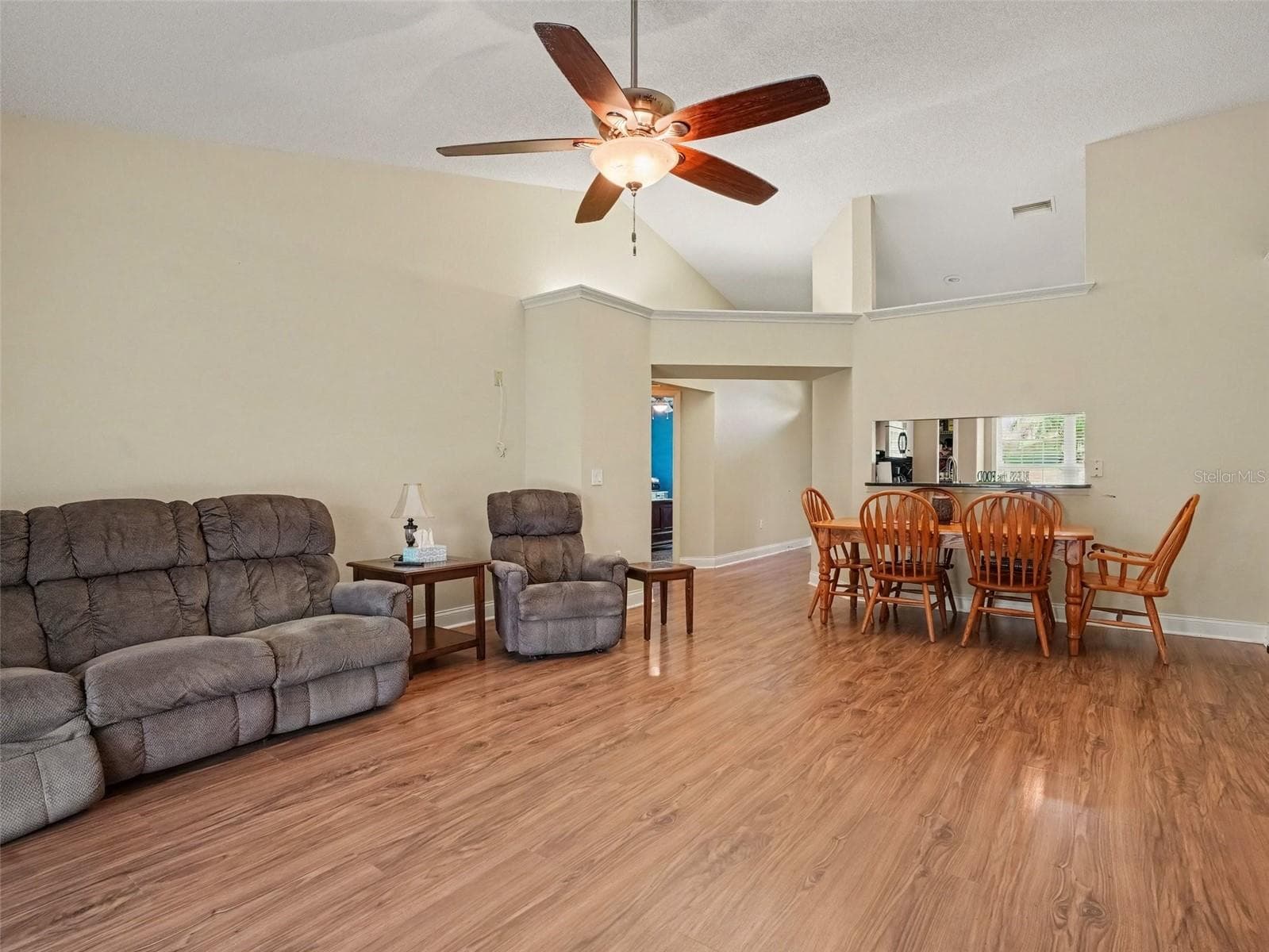 128 Brighton Cir photo 4