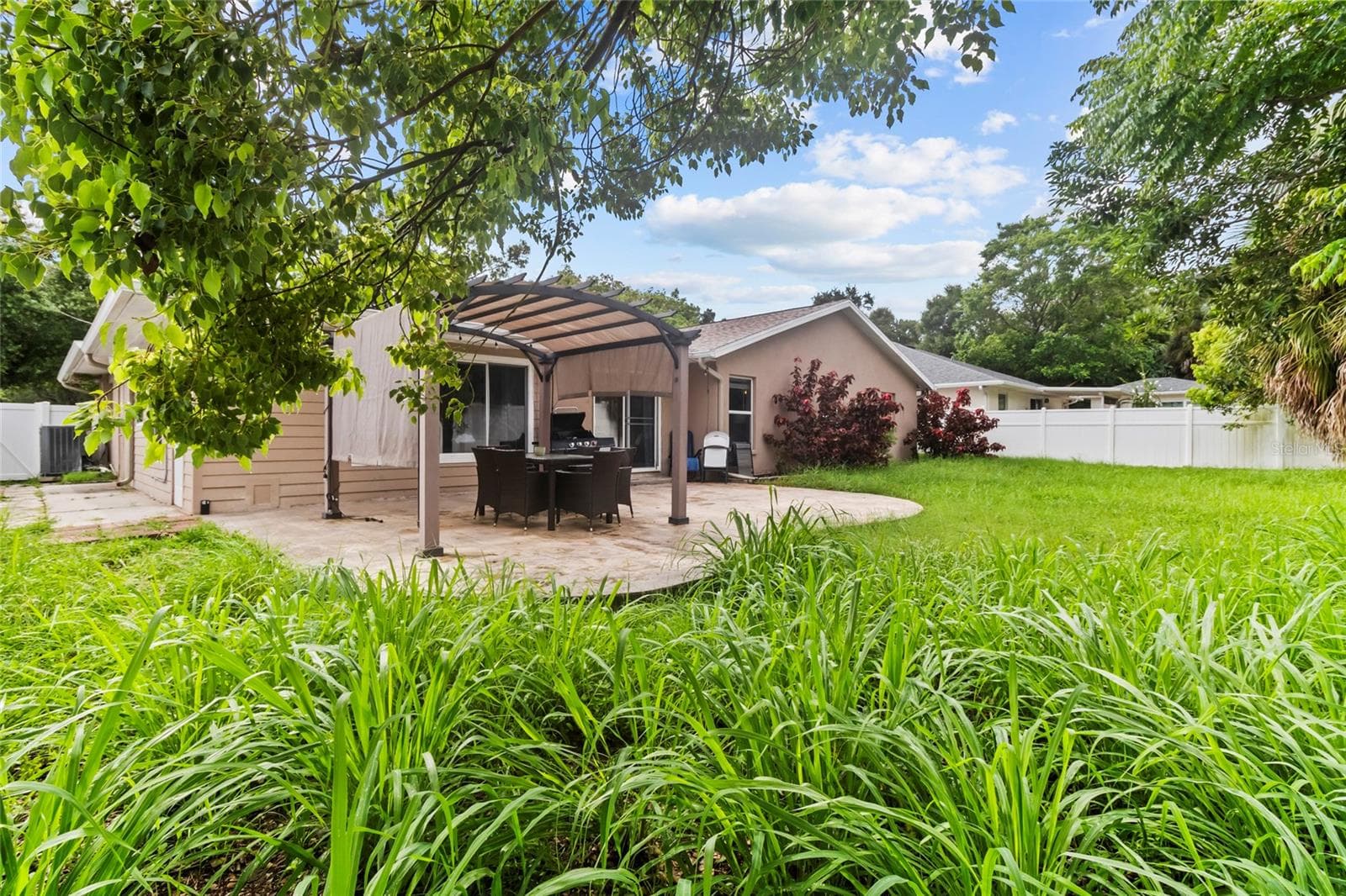 55 Velma Dr W photo 4