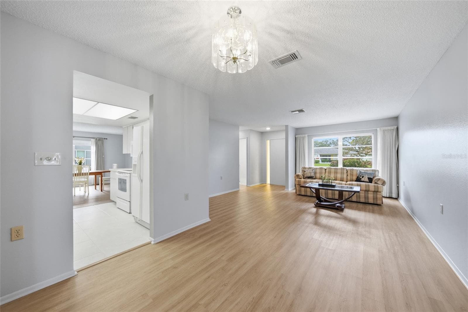 8405 Divot Way photo 3