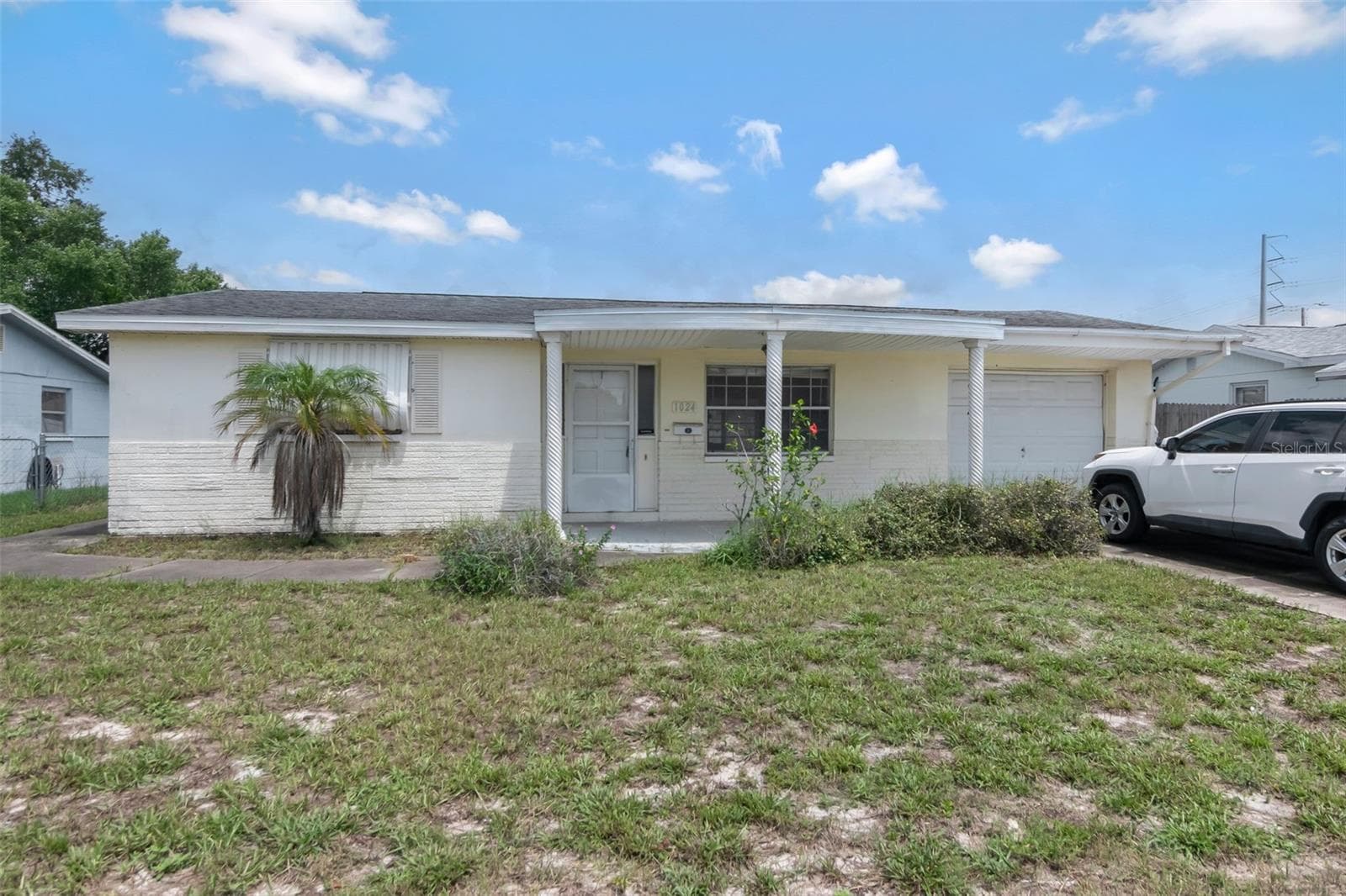 1024 Viking Dr photo 3