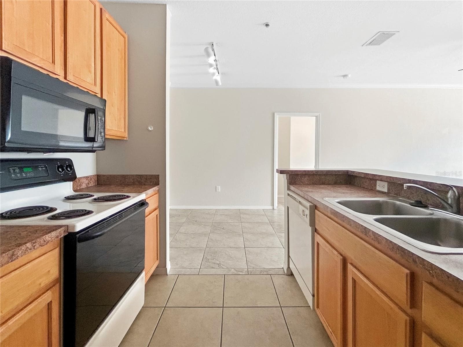 10205 Courtney Palms Blvd #101 photo 3