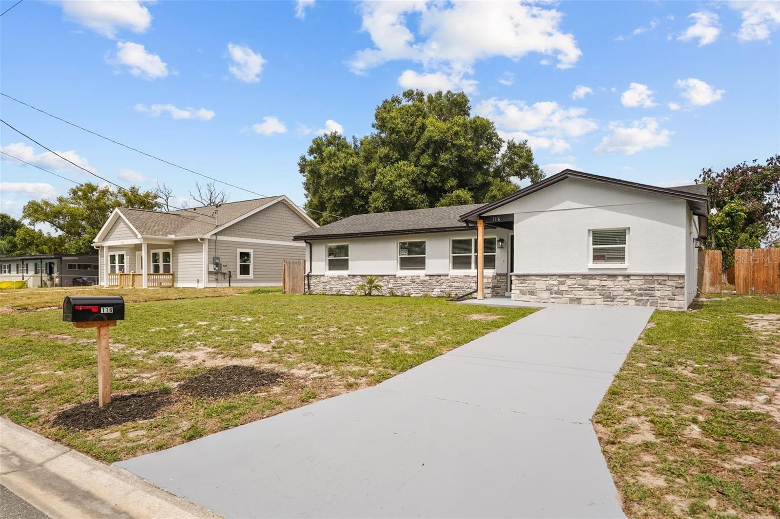116 Harbor Dr photo 3