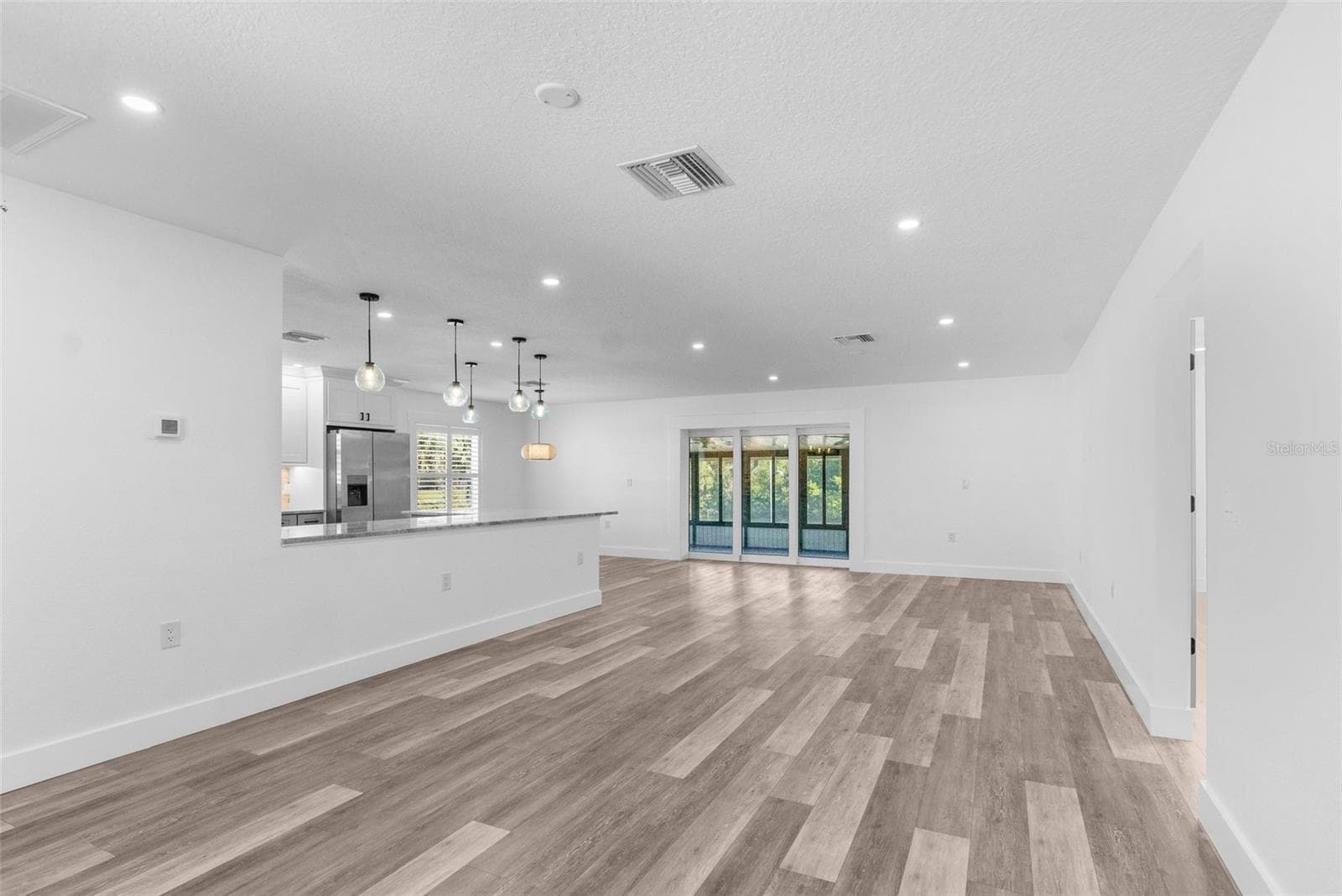 4390 6th Isle Dr