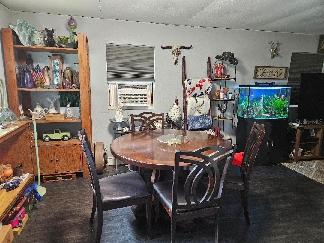 425 Orange Blvd photo 4