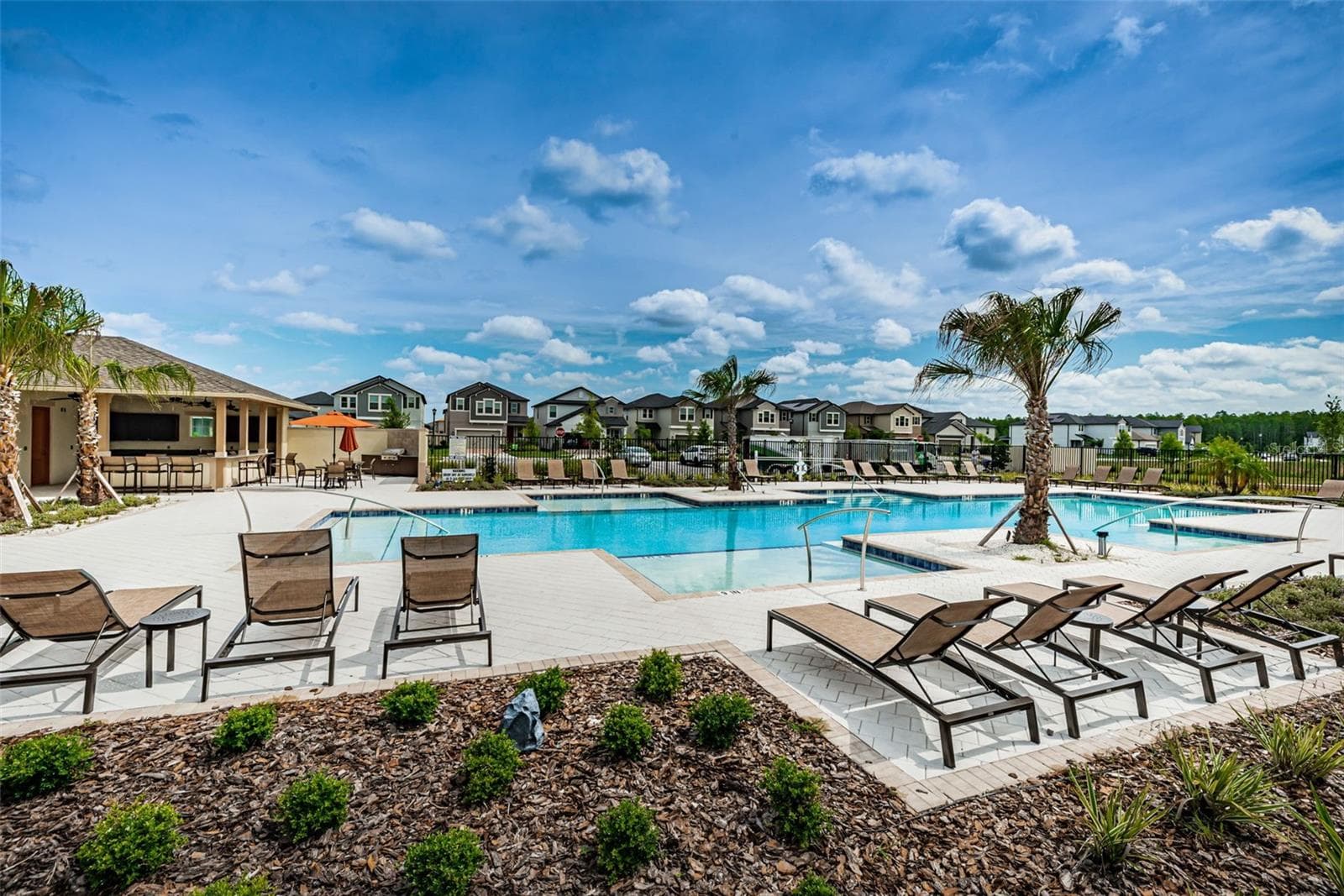 8327 Crescent Oaks Dr