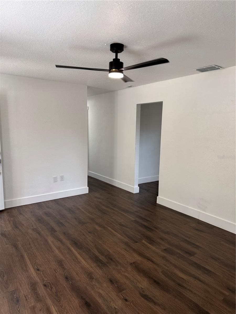 3008 Oakview Ln photo 5