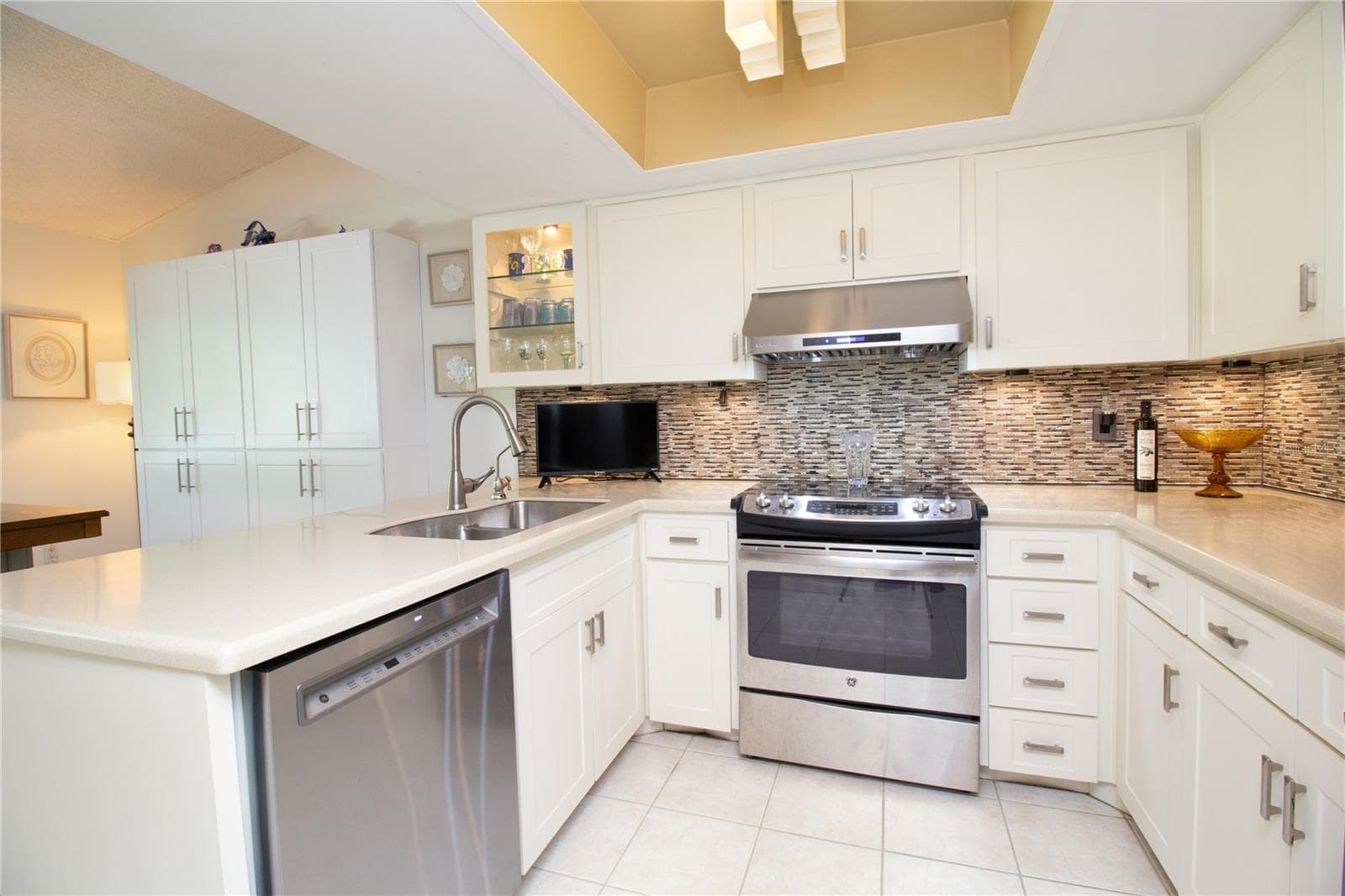 1613 St Catherine Dr E photo 5