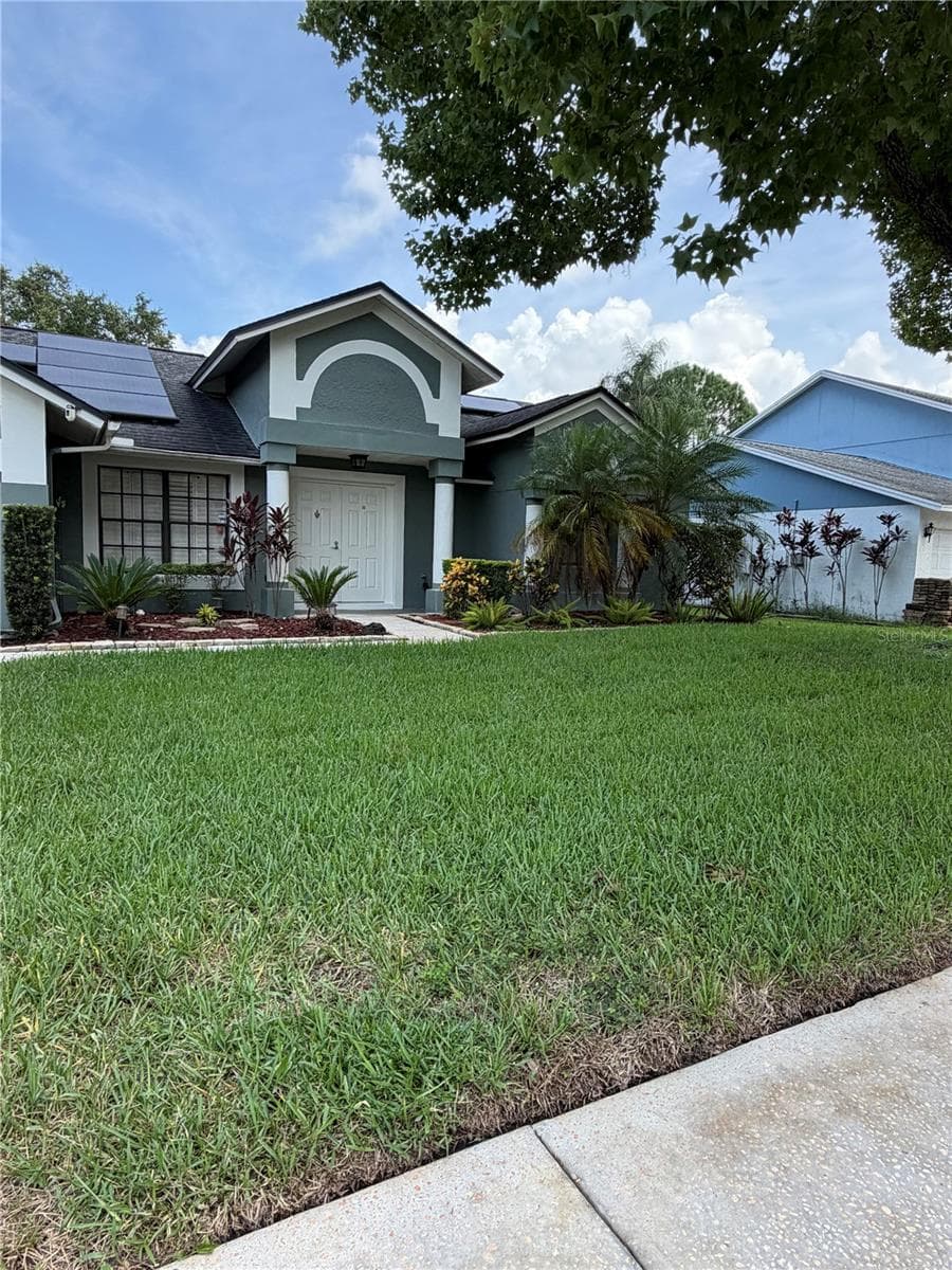 3221 Oakwood Pl