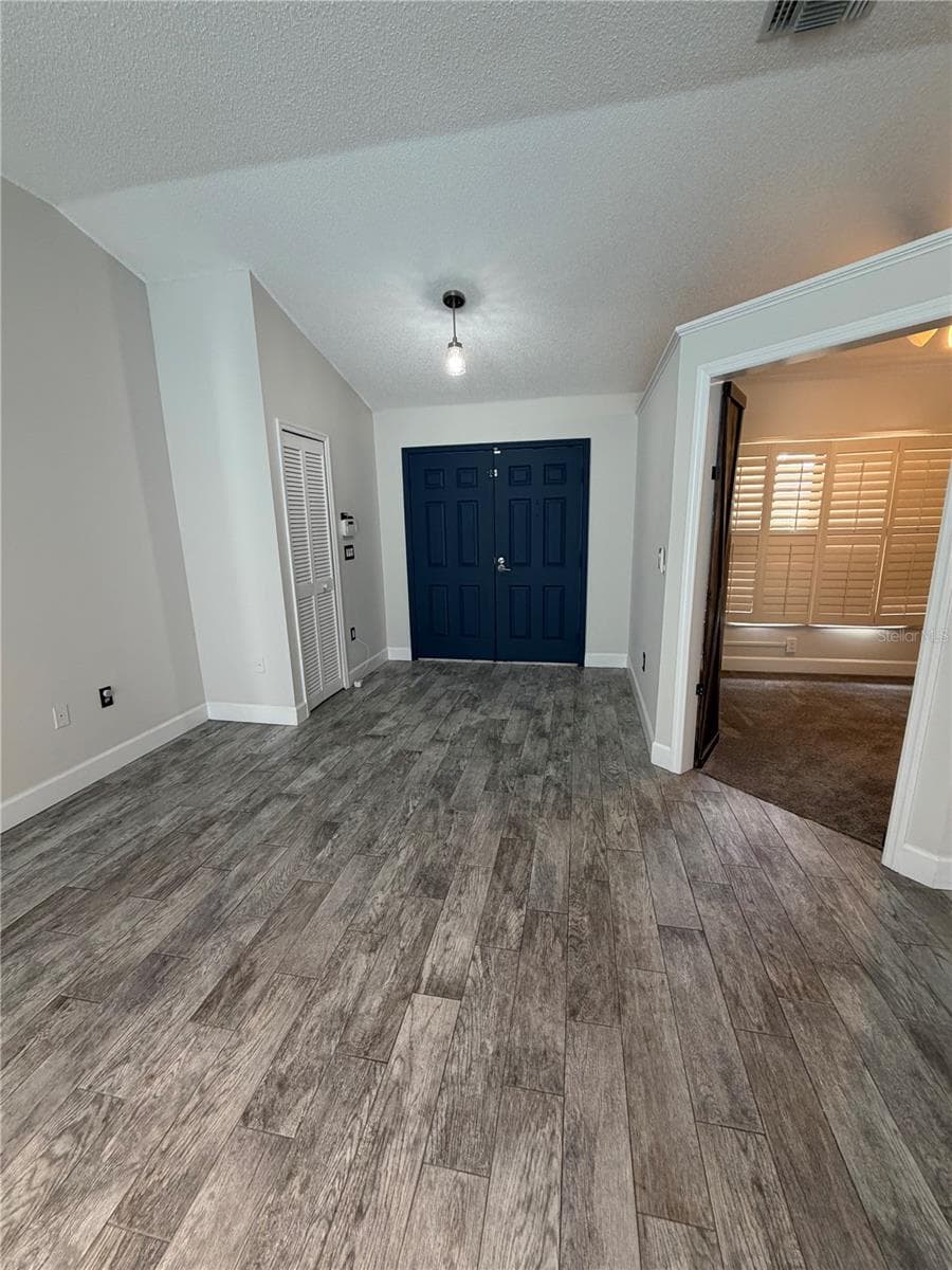 3221 Oakwood Pl photo 3