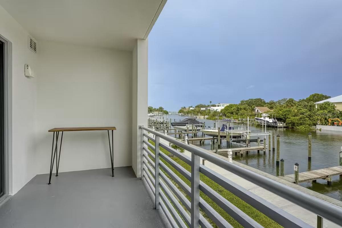 1709 N Tamiami Trl #220