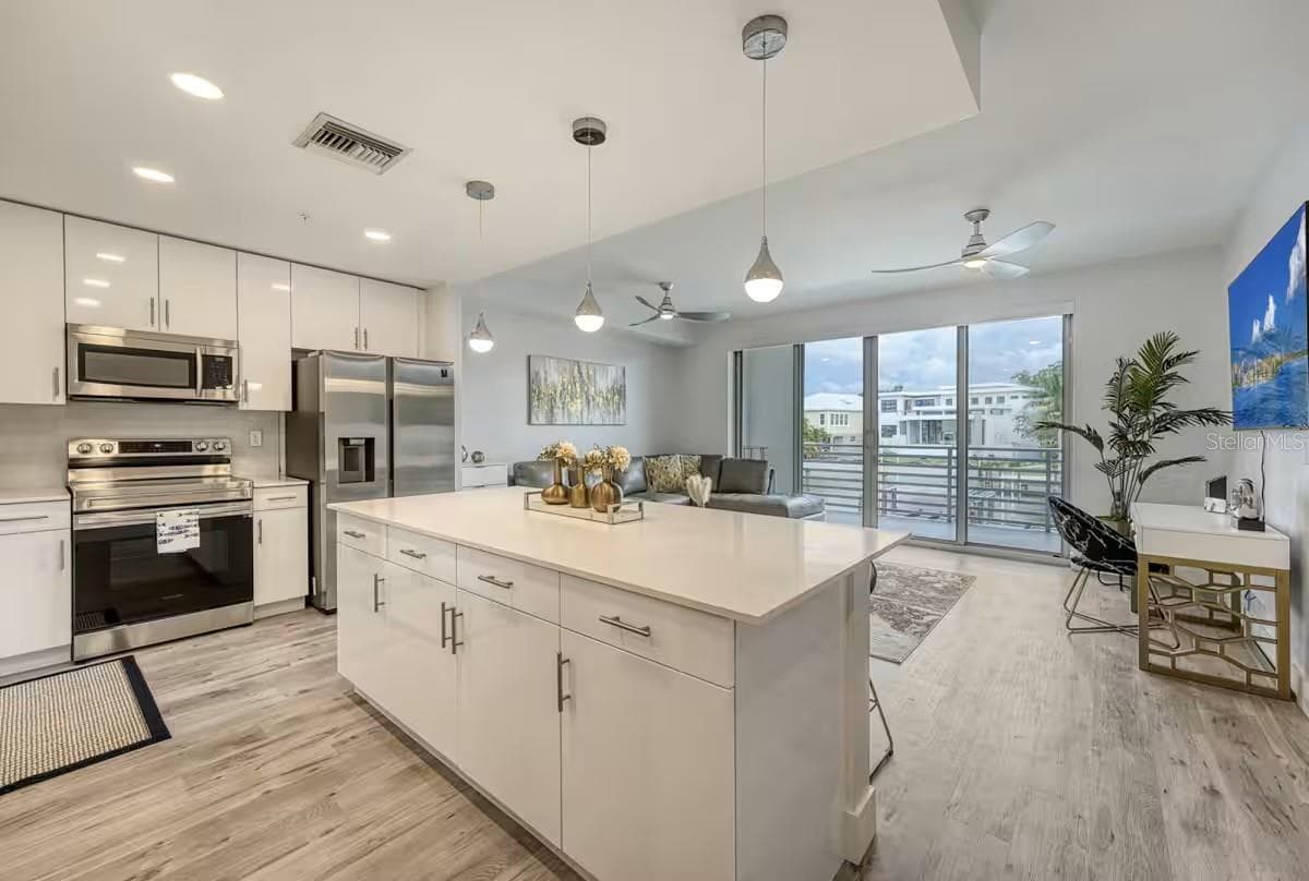 1709 N Tamiami Trl #220 photo 3