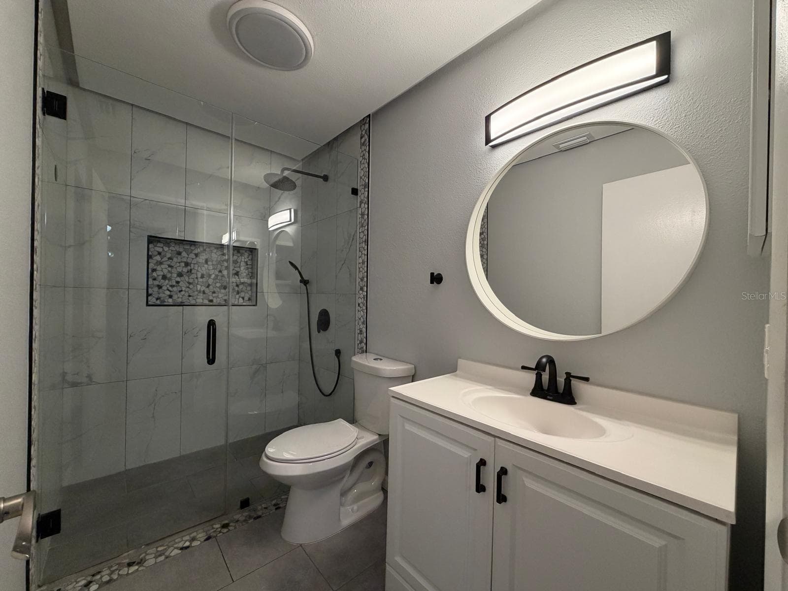 8643 Mallard Reserve Dr #202 photo 5