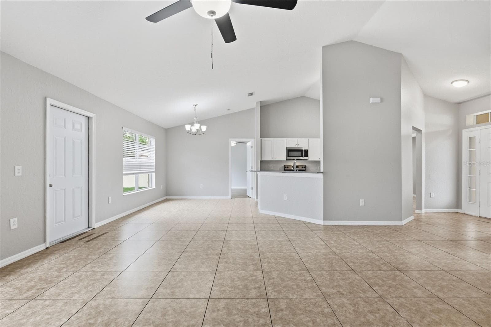2442 Ambassador Ave photo 3