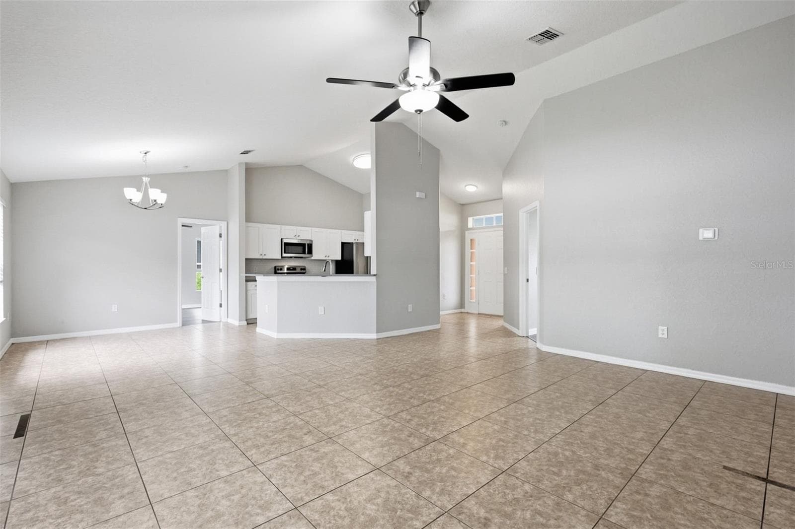 2442 Ambassador Ave photo 4