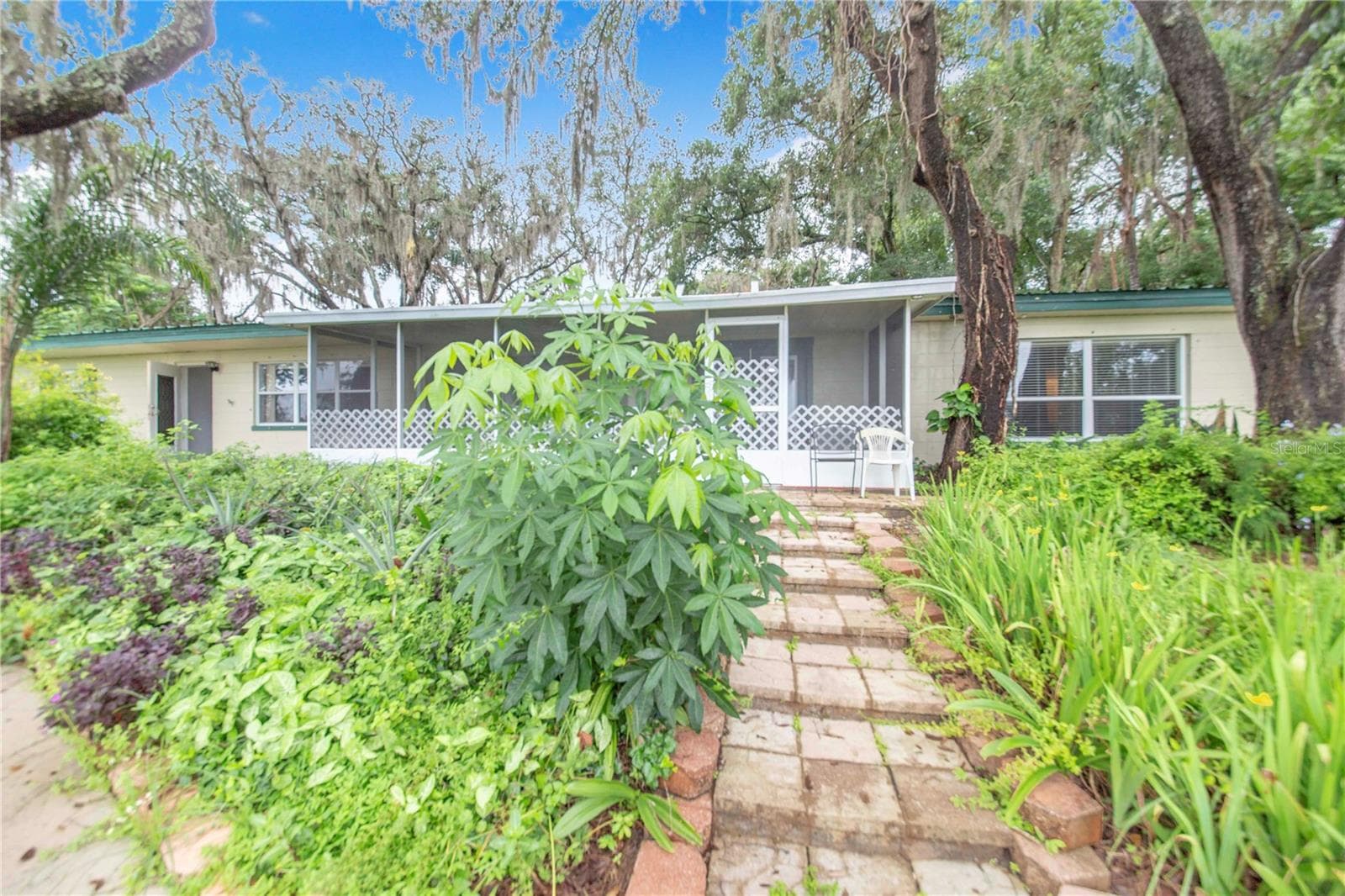 490 Twin Lakes Blvd photo 5