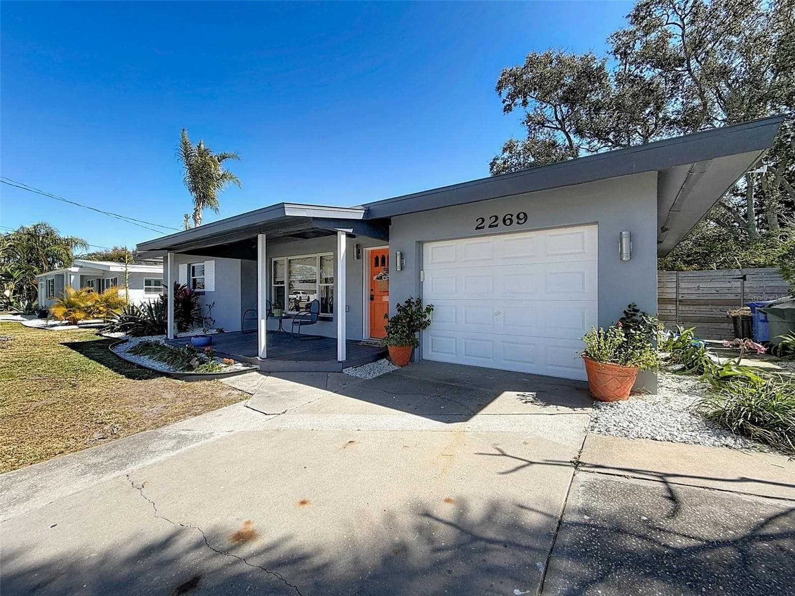 2269 Carolyn Dr photo 3