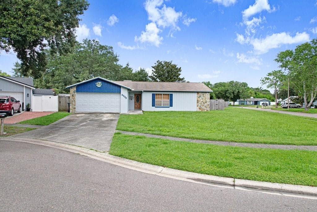 4908 Crockett CT