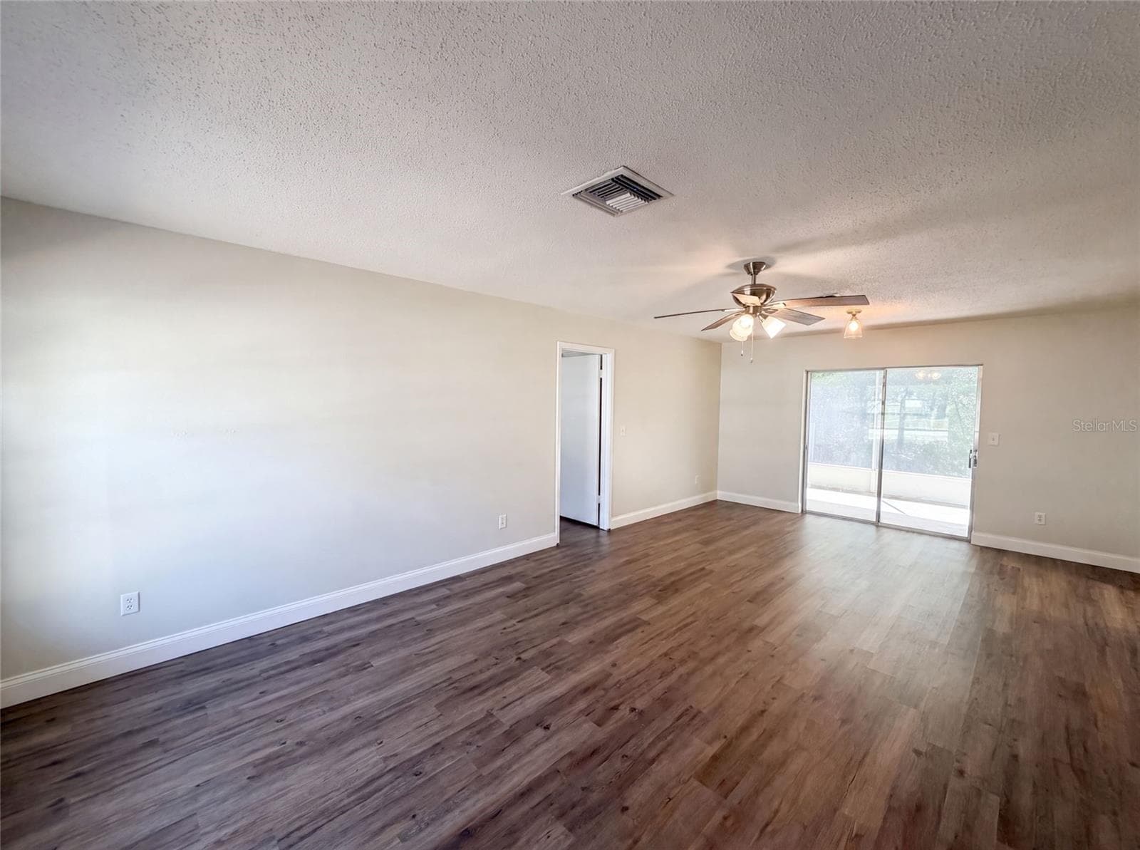 5064 Bromley Ave photo 3