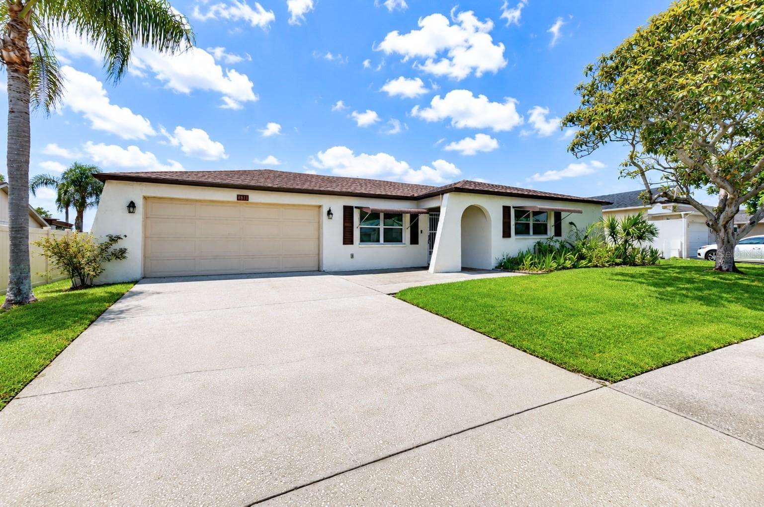 8811 Martinique Ln