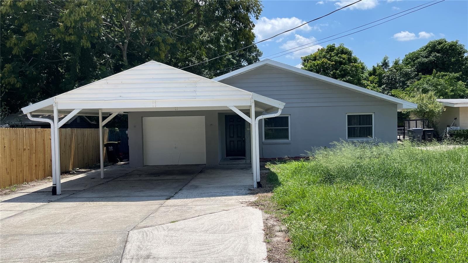 253 W Lake Ina Dr