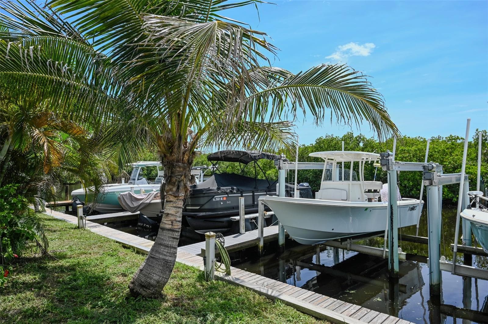 6817 Bayshore Rd