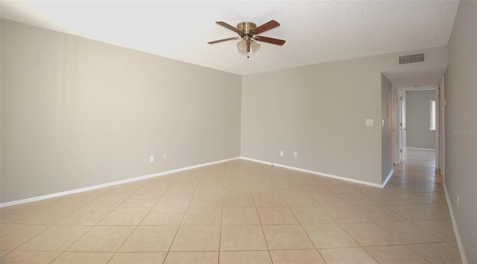 3300 Fox Chase Cir N #216 photo 3