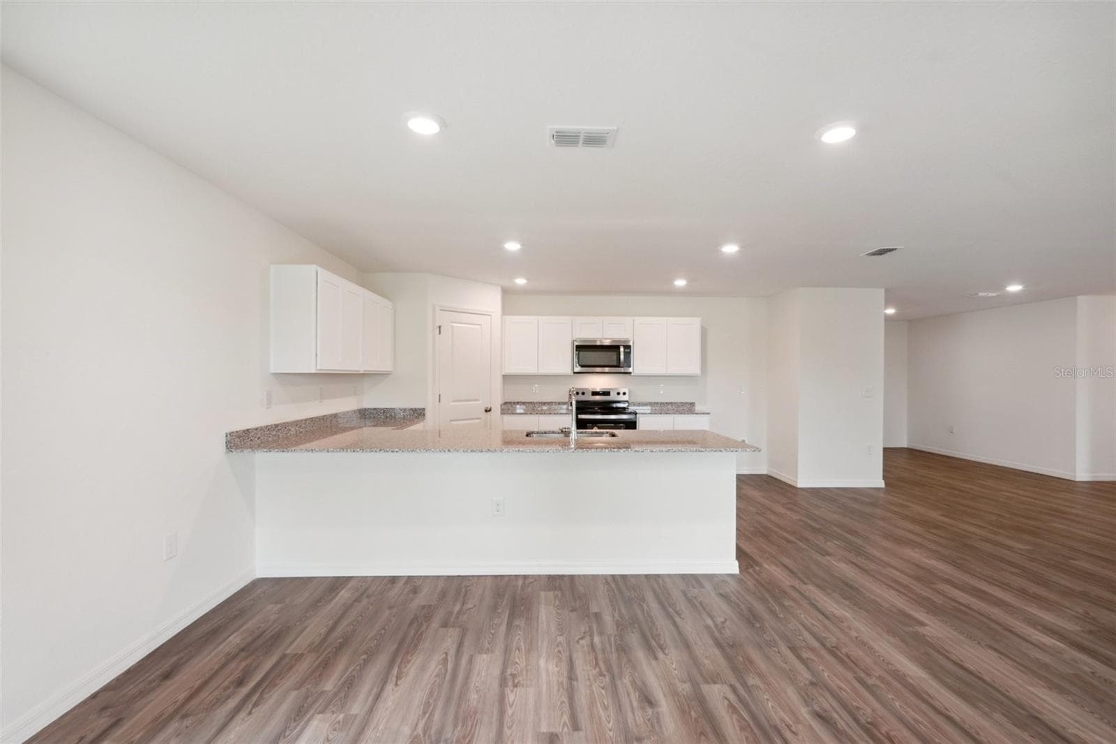12038 Pembrooke Ave photo 5