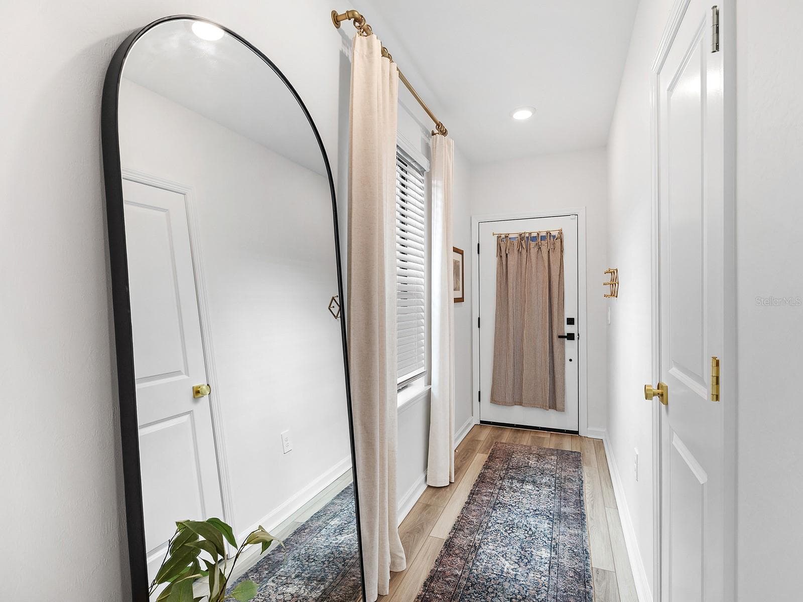 6524 Silverstar Dr photo 5