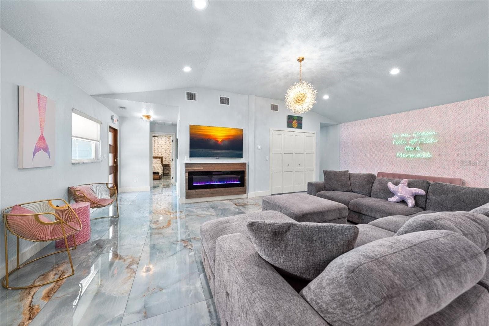 2050 W Bay Dr photo 5